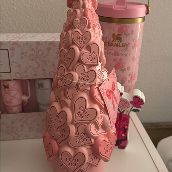 Pink Conversation Hearts Valentines Tree - Picture 1 of 4